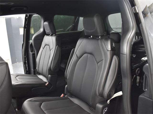 new 2025 Chrysler Pacifica car, priced at $41,253