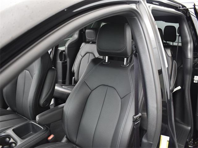 new 2025 Chrysler Pacifica car, priced at $41,253