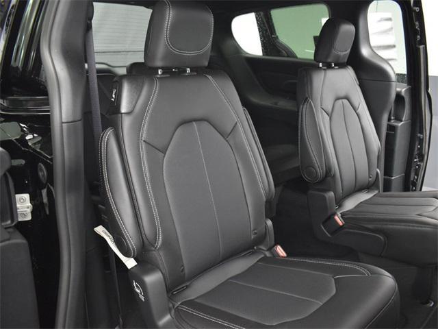 new 2025 Chrysler Pacifica car, priced at $41,253