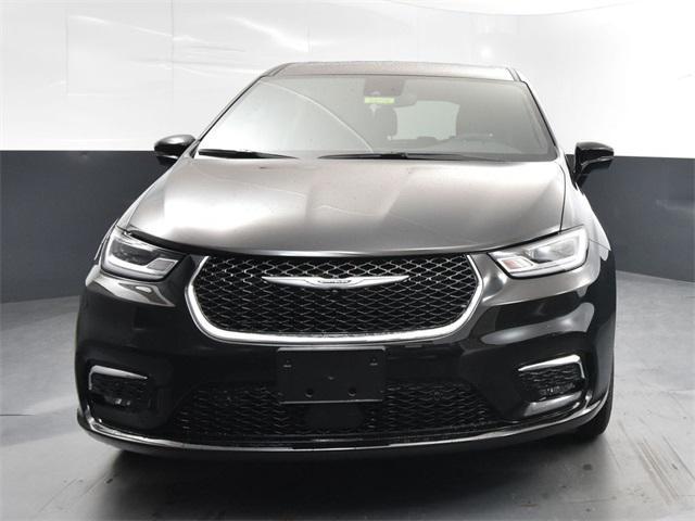 new 2025 Chrysler Pacifica car, priced at $41,253
