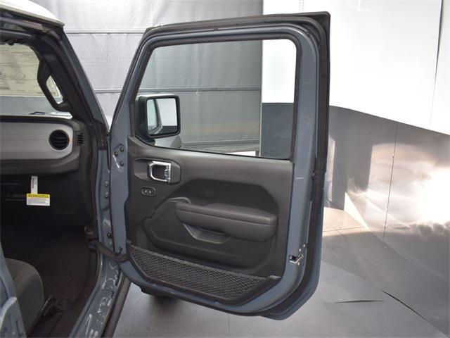 new 2025 Jeep Wrangler car, priced at $49,275