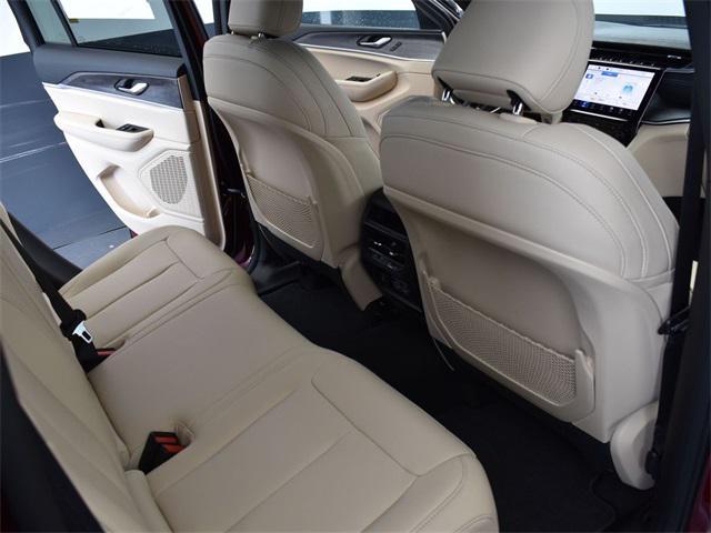 new 2025 Jeep Grand Cherokee car, priced at $39,370