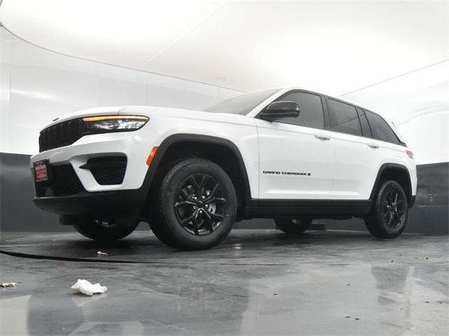 new 2025 Jeep Grand Cherokee car, priced at $37,935