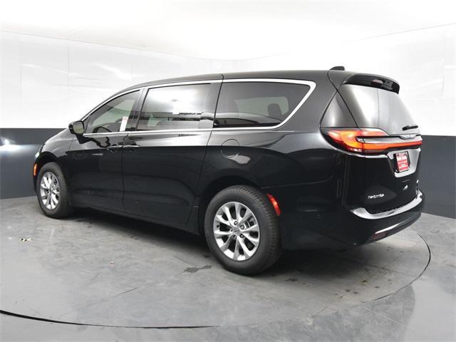 new 2025 Chrysler Pacifica car, priced at $40,920