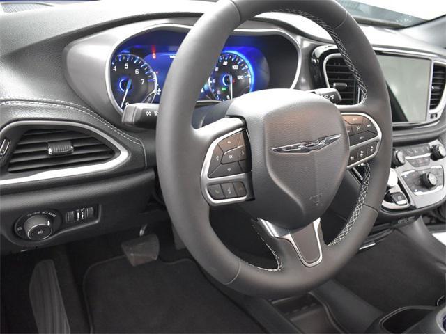 new 2025 Chrysler Pacifica car, priced at $40,920