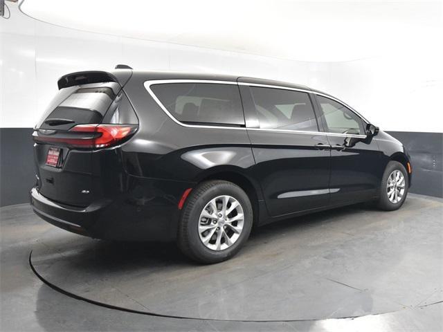 new 2025 Chrysler Pacifica car, priced at $40,920