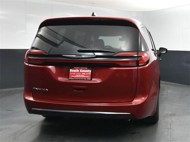 new 2024 Chrysler Pacifica car, priced at $35,690