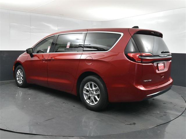 new 2024 Chrysler Pacifica car, priced at $35,690