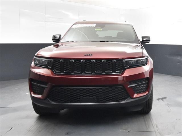new 2025 Jeep Grand Cherokee car, priced at $33,400