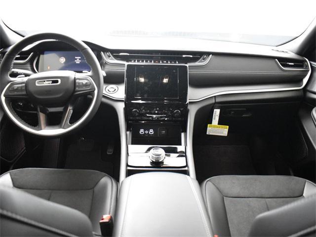 new 2025 Jeep Grand Cherokee car, priced at $33,400
