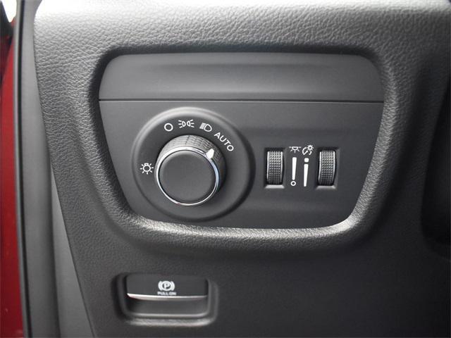 new 2025 Jeep Grand Cherokee car, priced at $33,400