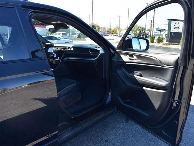 used 2023 Jeep Grand Cherokee car, priced at $31,500