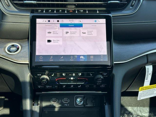 new 2025 Jeep Grand Cherokee car, priced at $45,721