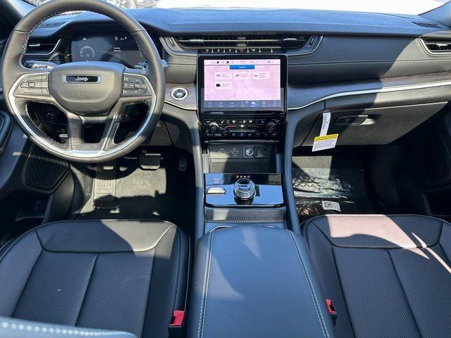 new 2025 Jeep Grand Cherokee car, priced at $45,721