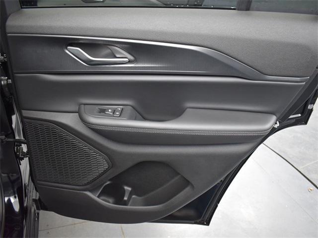 new 2025 Jeep Grand Cherokee car, priced at $36,272