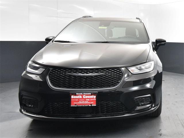 new 2025 Chrysler Pacifica car, priced at $47,749
