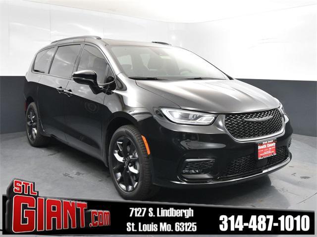 new 2025 Chrysler Pacifica car, priced at $47,749