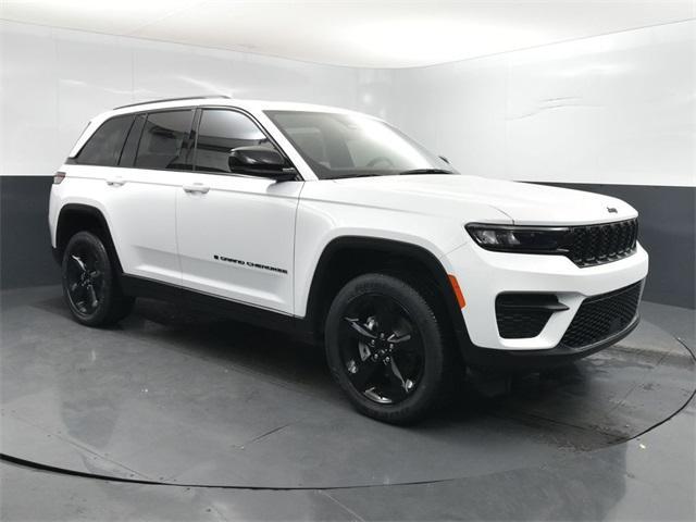 new 2025 Jeep Grand Cherokee car, priced at $43,575