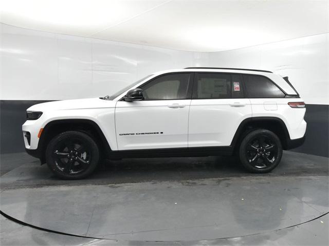 new 2025 Jeep Grand Cherokee car, priced at $43,575