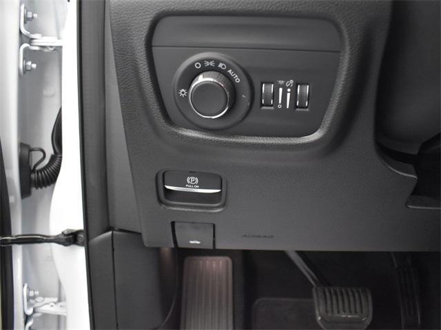 new 2025 Jeep Grand Cherokee car, priced at $35,750