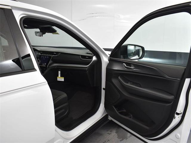 new 2025 Jeep Grand Cherokee car, priced at $35,750