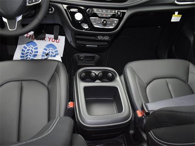 new 2025 Chrysler Pacifica car, priced at $39,027