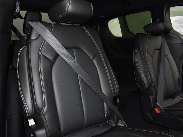 new 2025 Chrysler Pacifica car, priced at $39,027