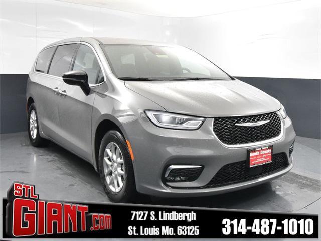 new 2025 Chrysler Pacifica car, priced at $39,027