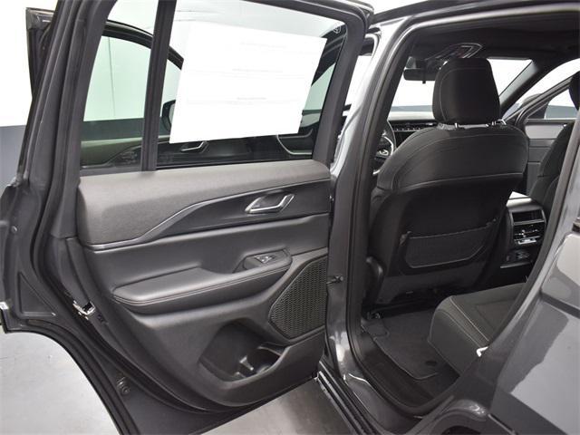 new 2025 Jeep Grand Cherokee car, priced at $36,170