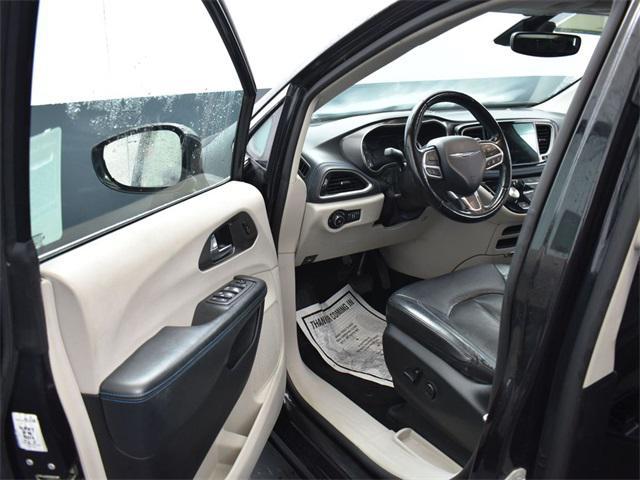 used 2021 Chrysler Pacifica Hybrid car, priced at $23,400
