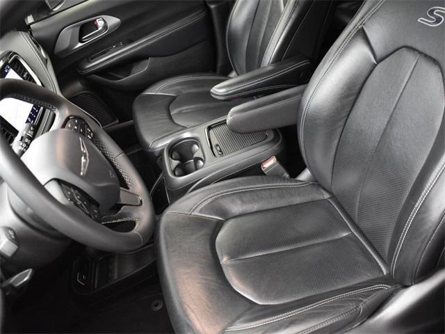 used 2022 Chrysler Pacifica Hybrid car, priced at $24,500