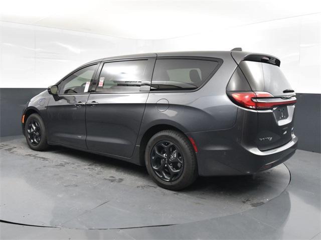 used 2022 Chrysler Pacifica Hybrid car, priced at $24,500