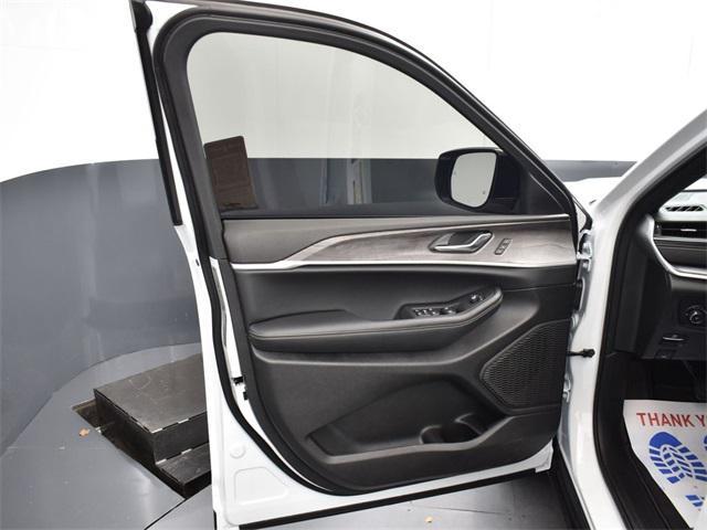 new 2025 Jeep Grand Cherokee L car, priced at $44,740