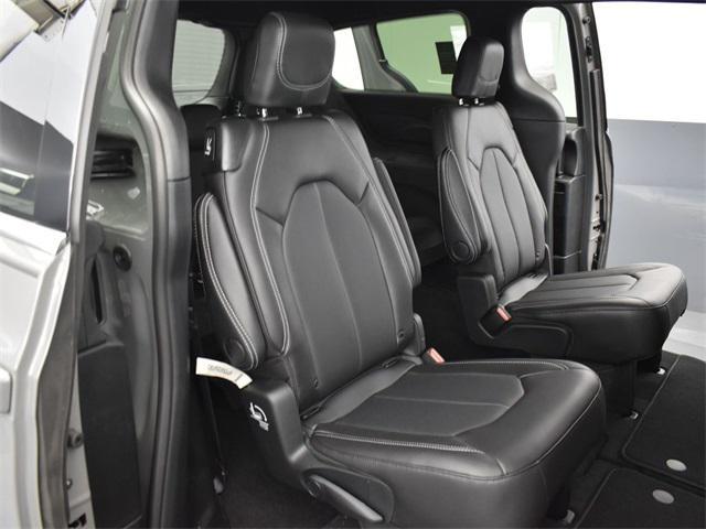 new 2025 Chrysler Pacifica car, priced at $41,748
