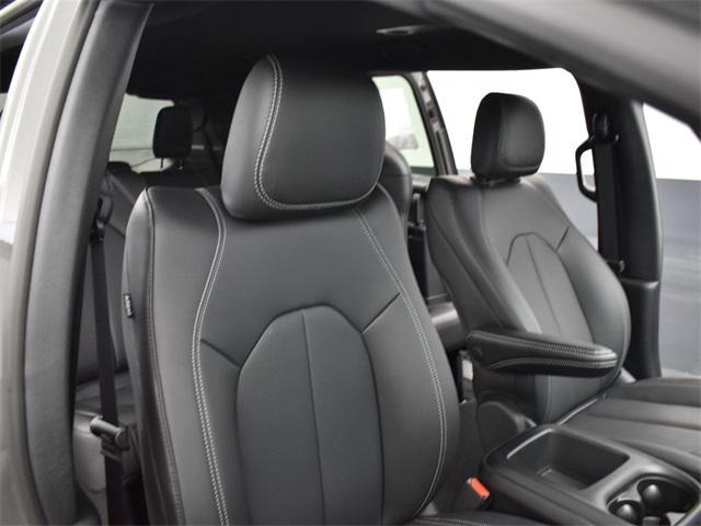 new 2025 Chrysler Pacifica car, priced at $41,748