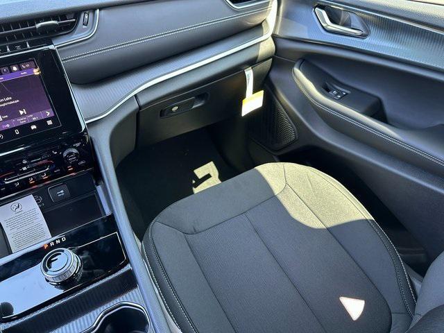 new 2025 Jeep Grand Cherokee L car, priced at $38,429