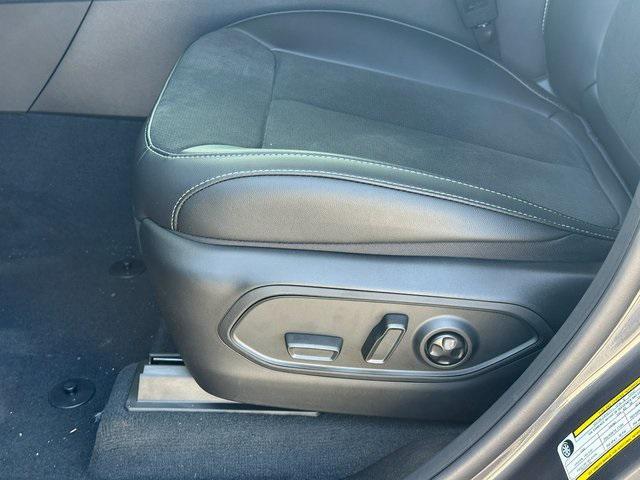 new 2025 Jeep Grand Cherokee L car, priced at $38,077