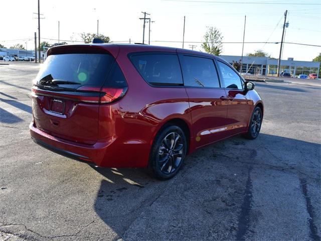 new 2026 Chrysler Pacifica car, priced at $40,535