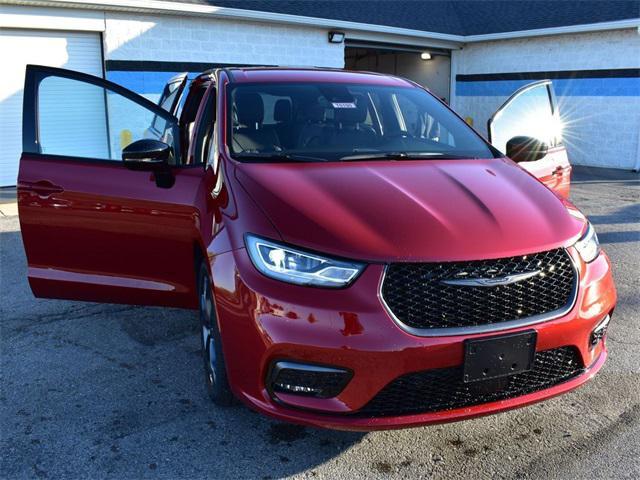 new 2026 Chrysler Pacifica car, priced at $40,535