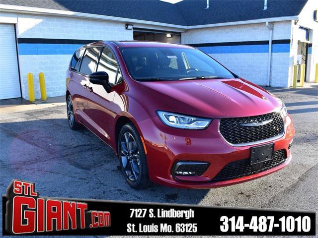 new 2026 Chrysler Pacifica car, priced at $40,535