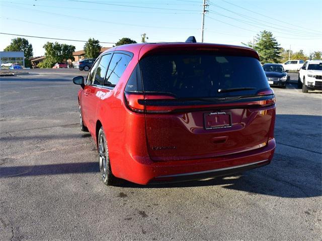 new 2026 Chrysler Pacifica car, priced at $40,535