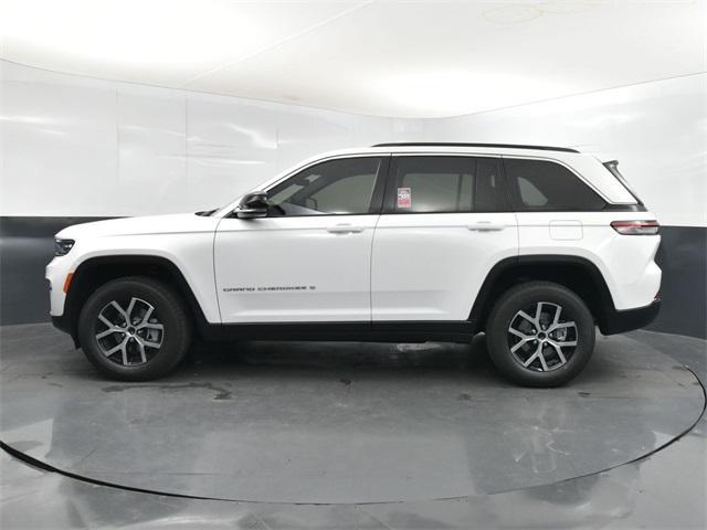 new 2025 Jeep Grand Cherokee car, priced at $42,715