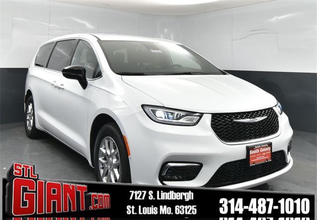 new 2026 Chrysler Pacifica car, priced at $39,395