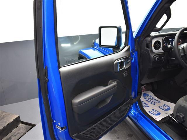 new 2025 Jeep Gladiator car, priced at $44,232