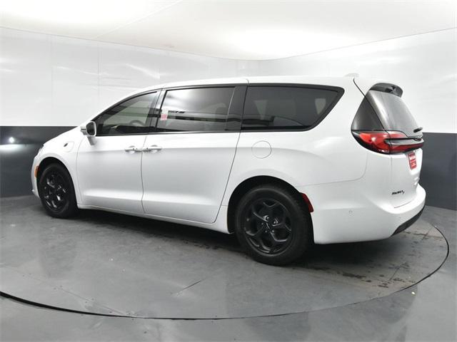 used 2022 Chrysler Pacifica Hybrid car, priced at $34,000