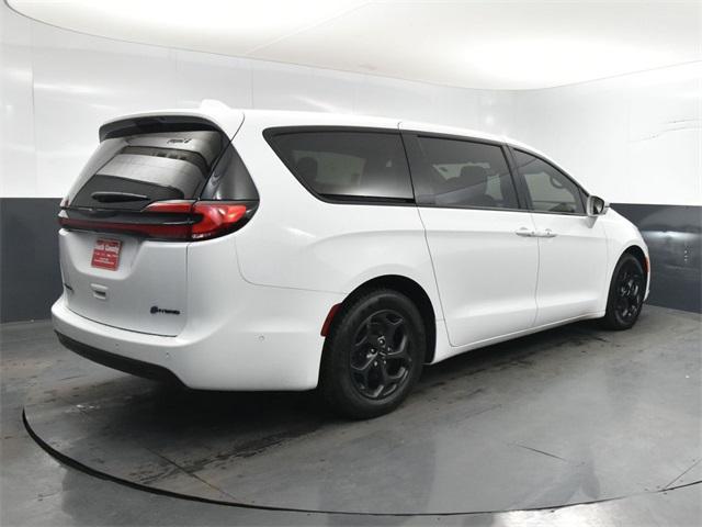 used 2022 Chrysler Pacifica Hybrid car, priced at $34,000