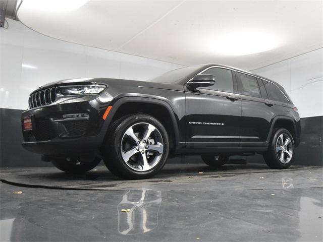 new 2025 Jeep Grand Cherokee car, priced at $40,370