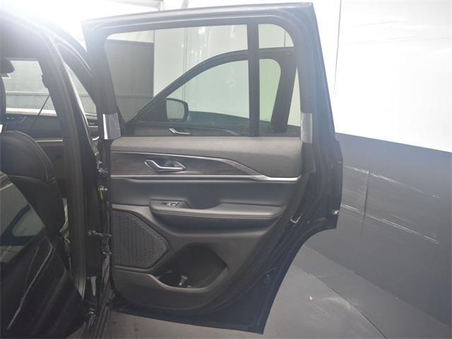 new 2025 Jeep Grand Cherokee car, priced at $40,370