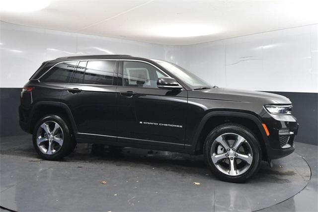 new 2025 Jeep Grand Cherokee car, priced at $40,370