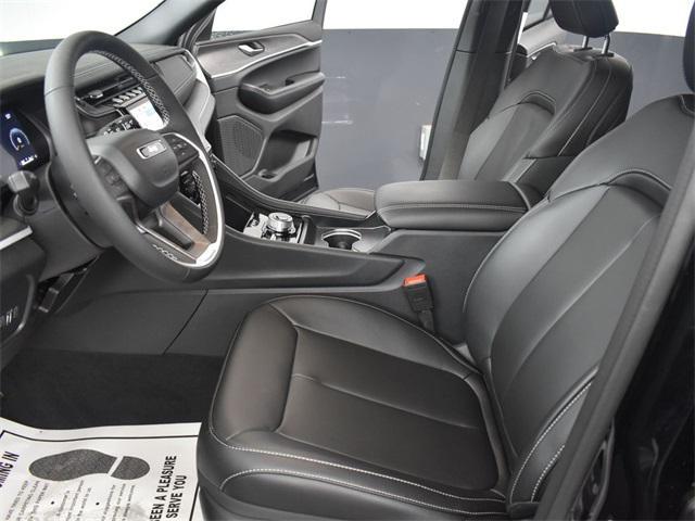 new 2025 Jeep Grand Cherokee car, priced at $40,370